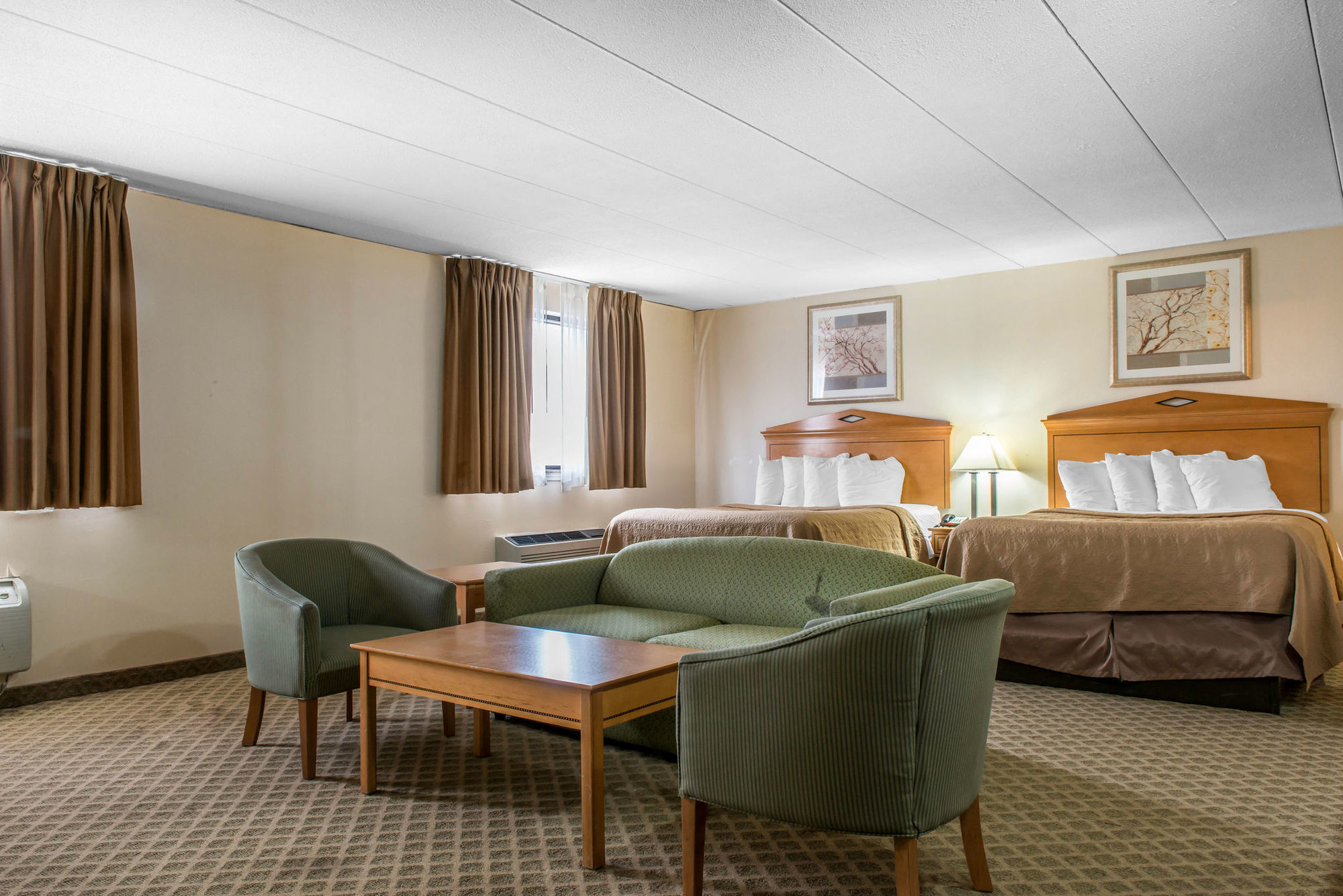 Quality Inn & Suites Fairview  Bilik gambar