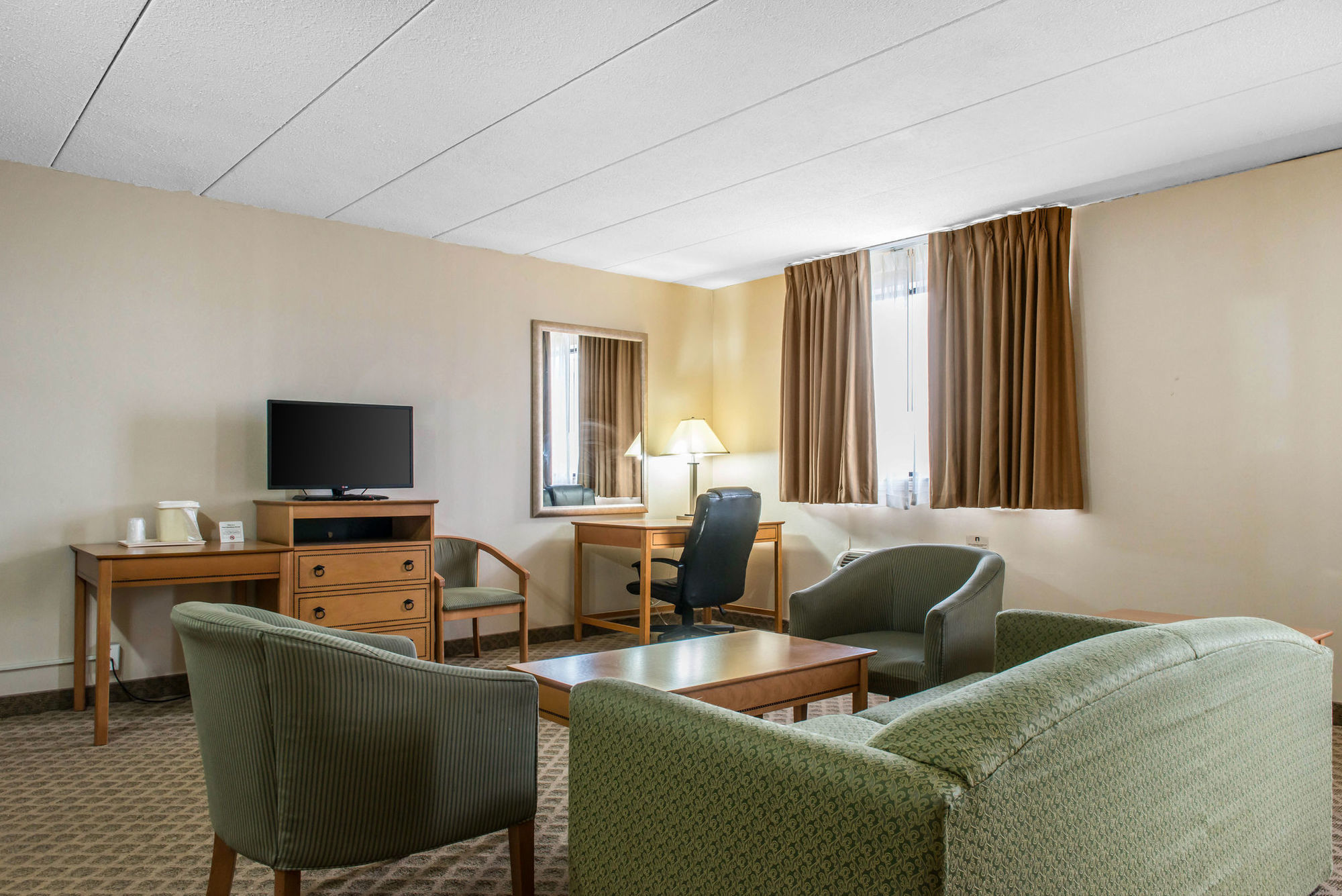Quality Inn & Suites Fairview  Bilik gambar